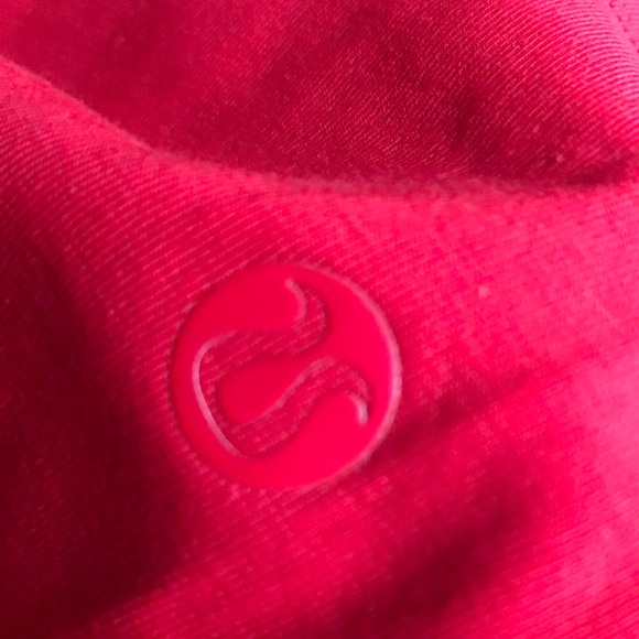 lululemon (12) Team Canada Love Crewneck T-Shirt curved hem - Picture 11 of 15